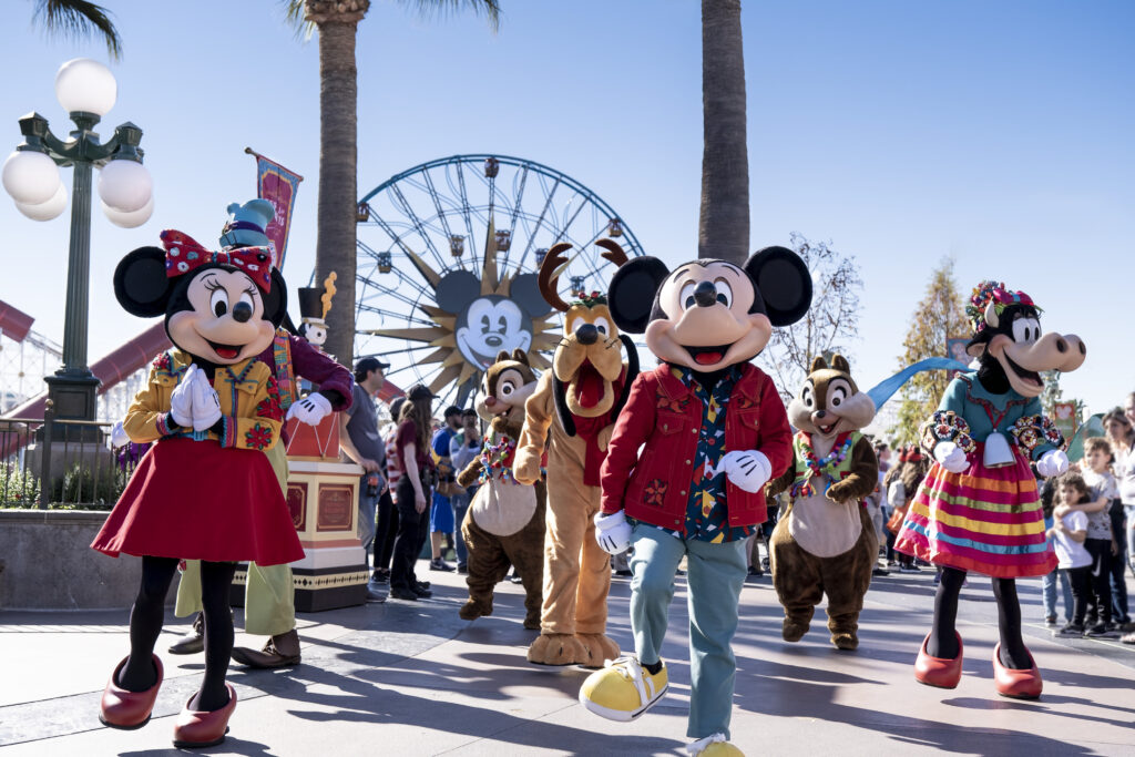 Picture of Mickey Mouse and Minnie